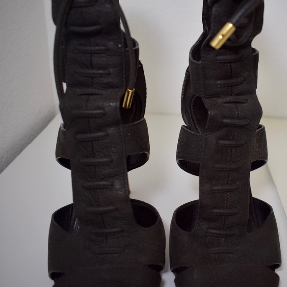 LOUIS VUITTON | Leather | heels |  back ZIPPER - Picture 2 of 10